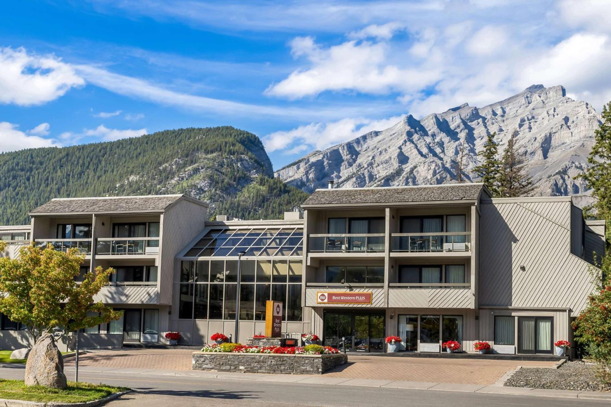 Best Western Plus Banff International Lodge Exterior foto