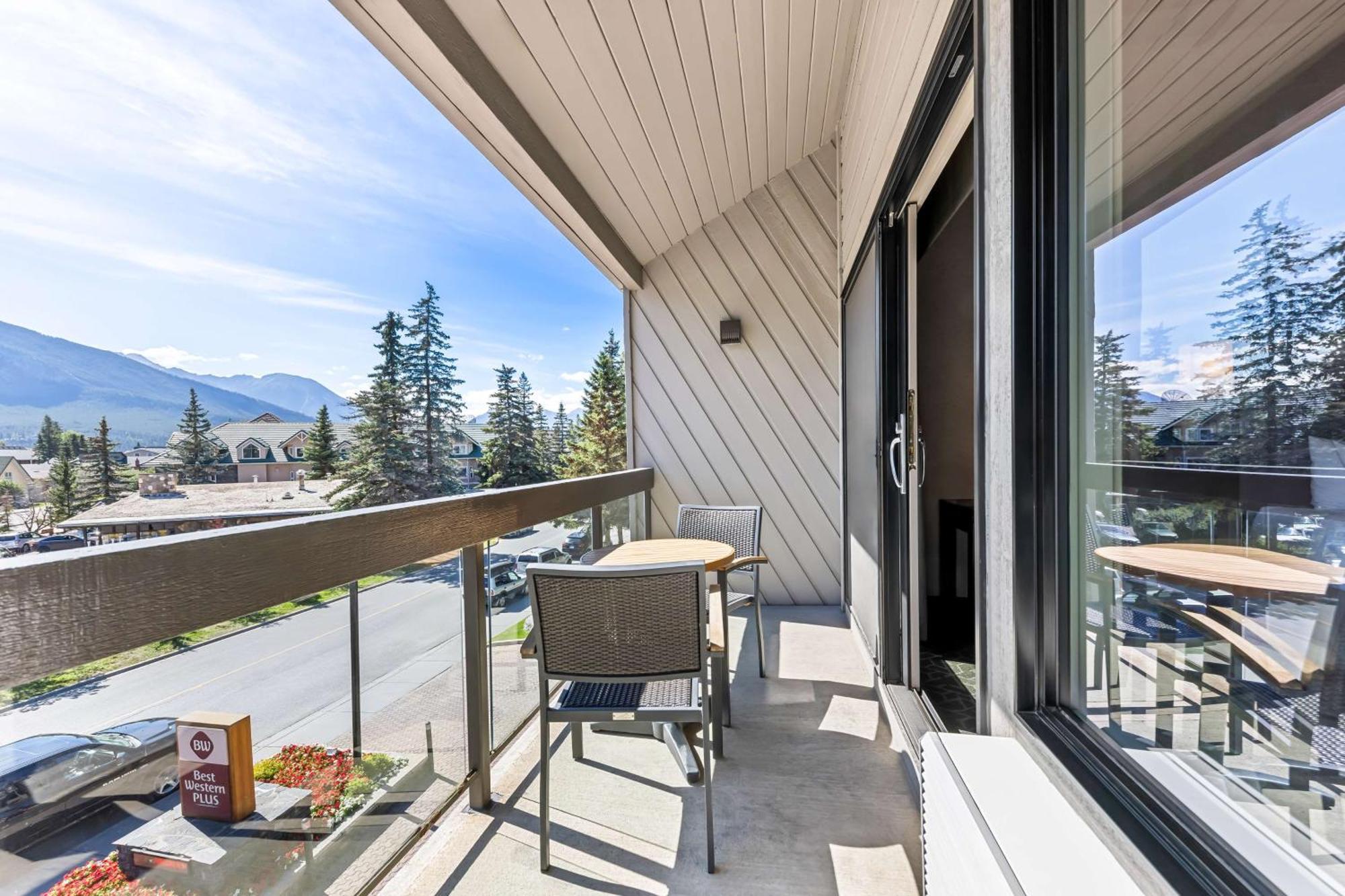 Best Western Plus Banff International Lodge Exterior foto