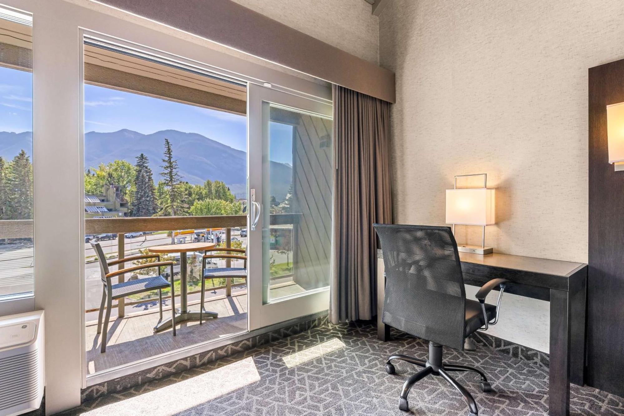Best Western Plus Banff International Lodge Exterior foto