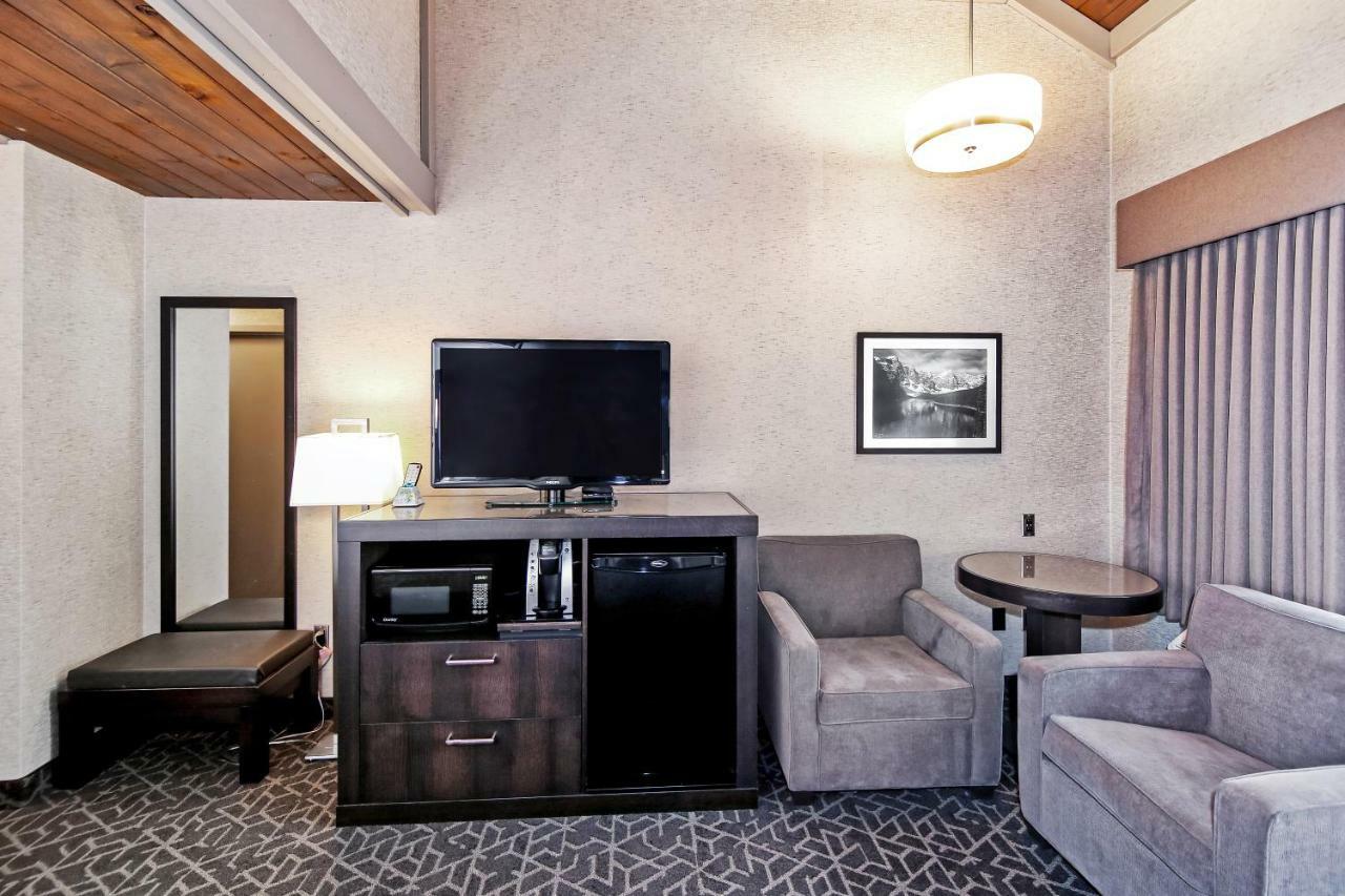Best Western Plus Banff International Lodge Exterior foto