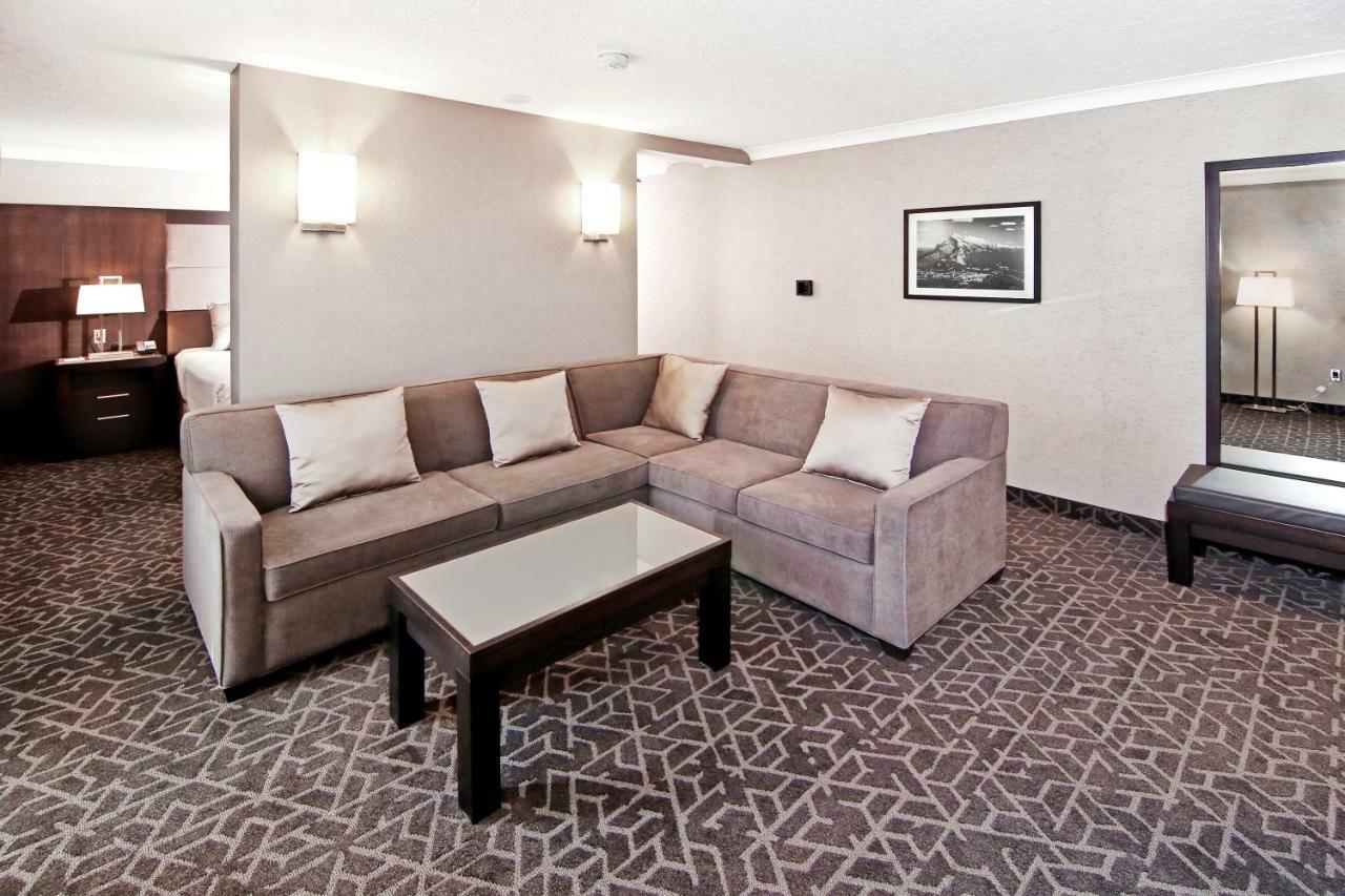 Best Western Plus Banff International Lodge Exterior foto
